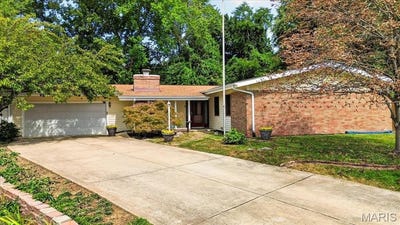 /international/us/1639-red-gate-lane-st-louis-mn-110119889200/