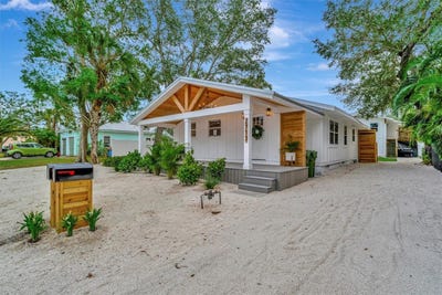 /international/us/2713-4th-avenue-w-bradenton-fl-110096826208/