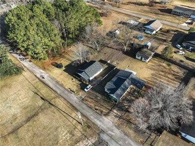 /international/us/110-e-21st-street-lanett-al-110097086270/