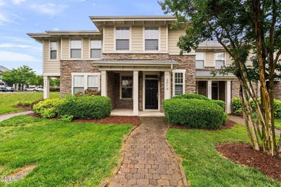 /international/us/3018-freeport-drive-cary-nc-110107876285/