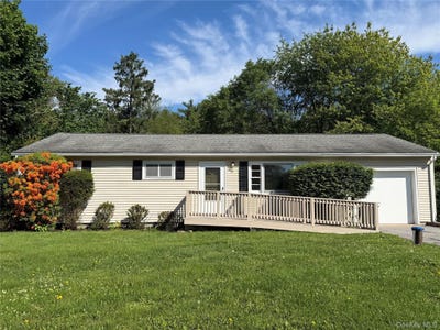 /international/us/25-gilbert-drive-hyde-park-ny-110108335891/