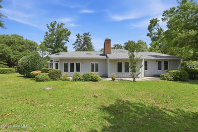 /international/us/110-beechwood-drive-morehead-city-nc-110110253949/