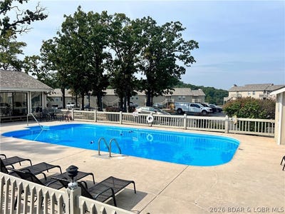 /international/us/1011-indian-point-drive-osage-beach-mo-110106468142/