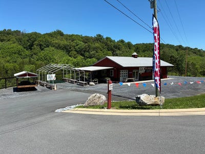 /international/us/885-stonewall-jackson-hwy-bentonville-va-110108408781/