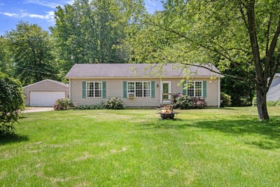 /international/us/1417-greenhouse-road-bangor-mi-110099860869/