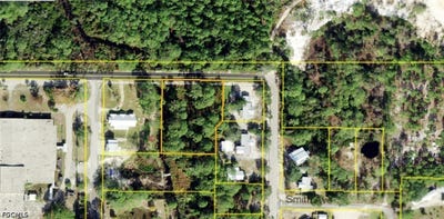 /international/us/gray-avenue-carrabelle-fl-110119930340/
