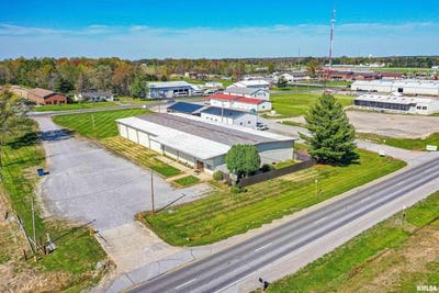 /international/us/1700-w-main-street-fairfield-il-110099036345/