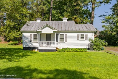 /international/us/104-s-third-street-bayboro-nc-110100588439/