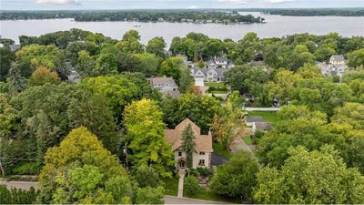 /international/us/126-courtland-street-excelsior-mn-110108355208/