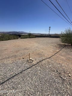 /international/us/1660-willow-ave-lake-havasu-city-az-110108582307/