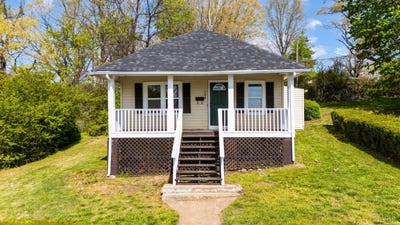 /international/us/702-13th-street-altavista-va-110108025013/
