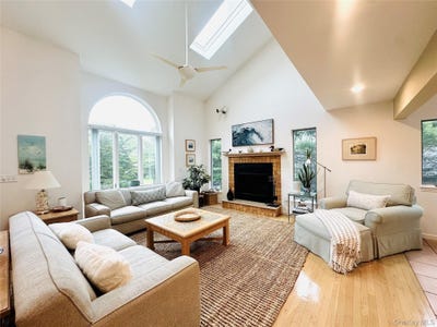 /international/us/40-hilltop-road-southampton-ny-110108364107/