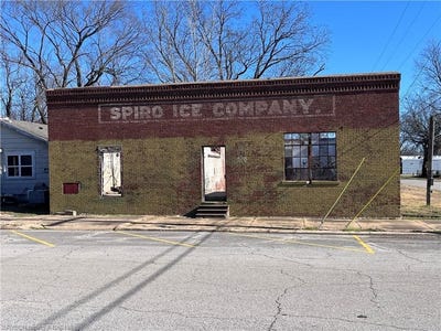 /international/us/320-s-main-st-spiro-ok-110104416559/