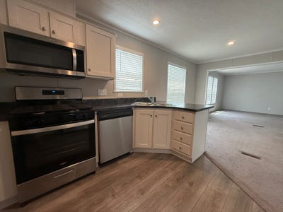 /international/us/46000-geddes-road-canton-mi-110119993993/
