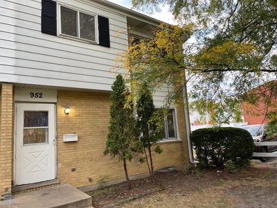 /international/us/952-n-virginia-lane-elmhurst-il-110120589031/
