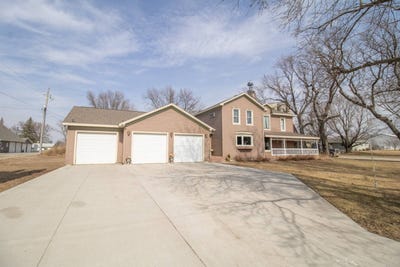 /international/us/607-s-main-inwood-ia-110106228489/