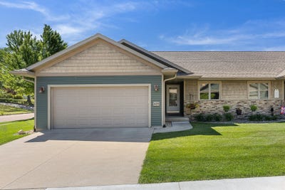 /international/us/609-4th-ave-onalaska-wi-110108448152/