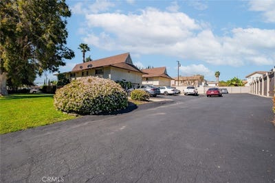 /international/us/1935-royalty-drive-pomona-ca-110098323814/