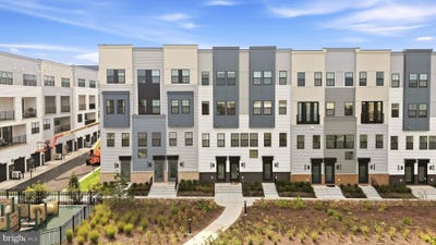 /international/us/14347-glen-manor-drive-chantilly-va-110119957182/