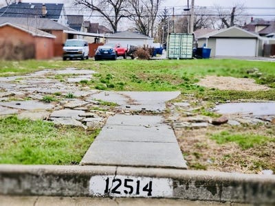 /international/us/12514-western-avenue-blue-island-il-110098754613/