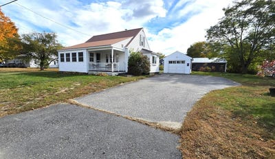 /international/us/107-pine-street-dixfield-me-110120486958/