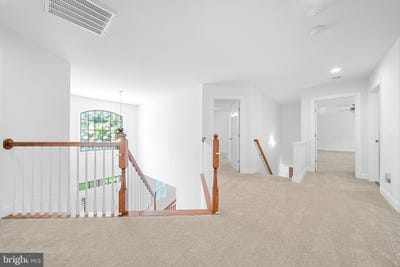 /international/us/9053-john-sutherland-lane-lorton-va-110101489630/