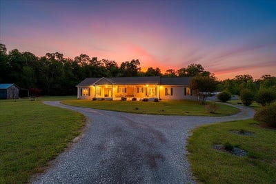 /international/us/218-mt-moriah-rd-eagle-rock-va-110107711544/
