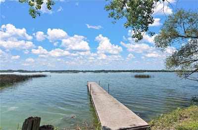 /international/us/700-w-pleasure-drive-litchfield-mn-110107489432/