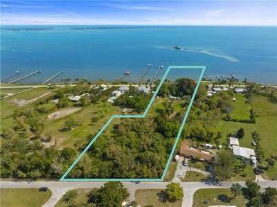 /international/us/13095-n-indian-river-drive-sebastian-fl-110108800747/