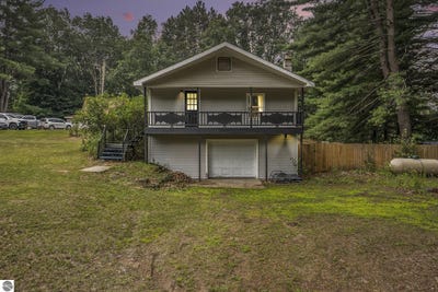 /international/us/4331-w-stevenson-lake-road-lake-mi-110101460190/