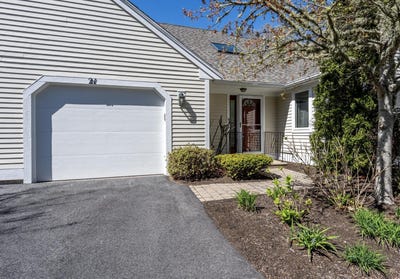 /international/us/21-rolling-green-lane-mashpee-ma-110107964280/