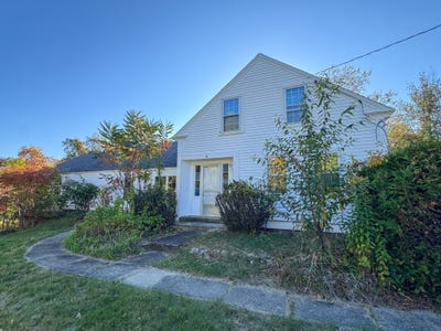 /international/us/137-damon-rd-ashby-ma-110110294128/