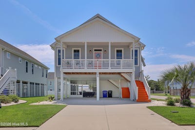 /international/us/309-ivy-lane-carolina-beach-nc-110109834699/