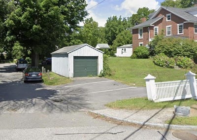 /international/us/2-elm-street-newmarket-nh-110103667875/
