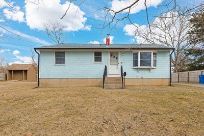 /international/us/21-heritage-cir-falmouth-ma-110107156234/