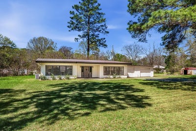 /international/us/16-pine-lake-dr-huntsville-tx-110106432457/