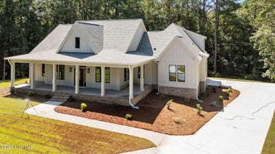 /international/us/203-wild-cherry-lane-minnesott-beach-nc-110103321883/