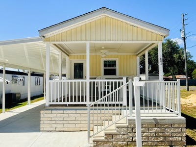 /international/us/1002-illinois-st-fort-meade-fl-110109068982/