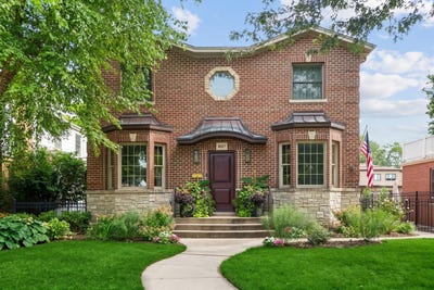 /international/us/8027-long-avenue-skokie-il-110120158503/