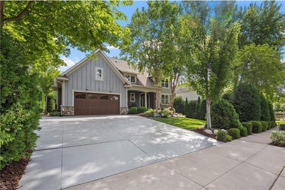 /international/us/221-george-street-excelsior-mn-110100324946/