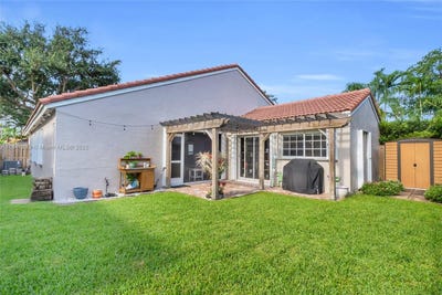 /international/us/11727-sw-93rd-ter-miami-fl-110101177292/