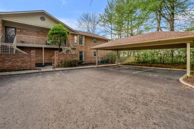 /international/us/1167-turkey-foot-road-lexington-ky-110108384456/