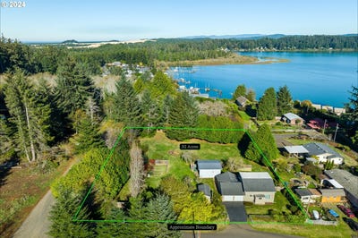 /international/us/4817-laguna-ave-florence-or-110095679070/