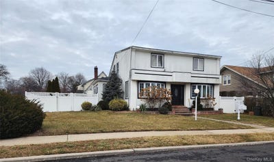 /international/us/883-mckenna-avenue-baldwin-ny-110104782494/