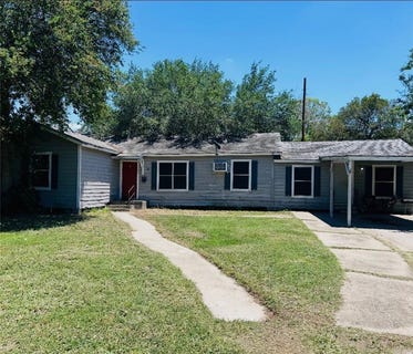 /international/us/1152-e-4th-street-alice-tx-110108477560/