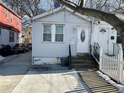 /international/us/118-21-201st-place-saint-albans-ny-110097703241/