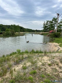 /international/us/pleasant-point-road-surry-va-110107850961/