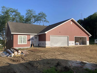 /international/us/1073-armida-court-reedsburg-wi-110096031729/