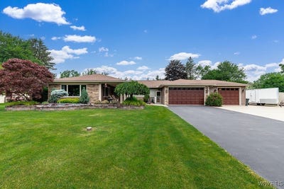 /international/us/22-highland-drive-aurora-ny-110100413868/