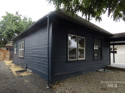 /international/us/320-miller-st-lewiston-id-110100332369/